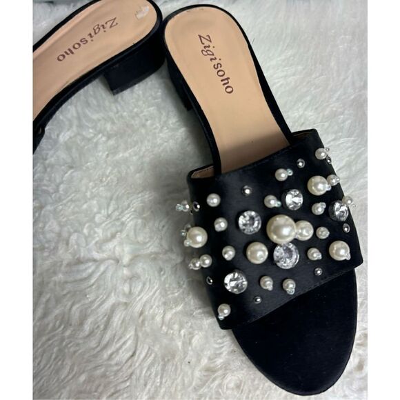 Zigi Soho Edina Black/ Pearl Accent Open Toe Dress Shoes - Picture 3 of 6